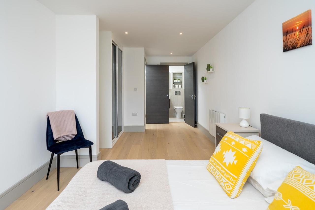 Modern London City Apartment - Victoria Line Экстерьер фото