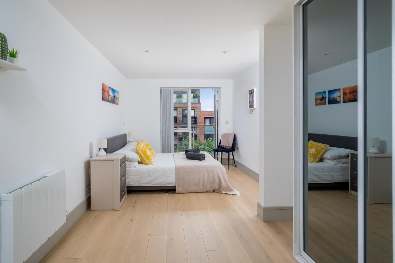 Modern London City Apartment - Victoria Line Экстерьер фото