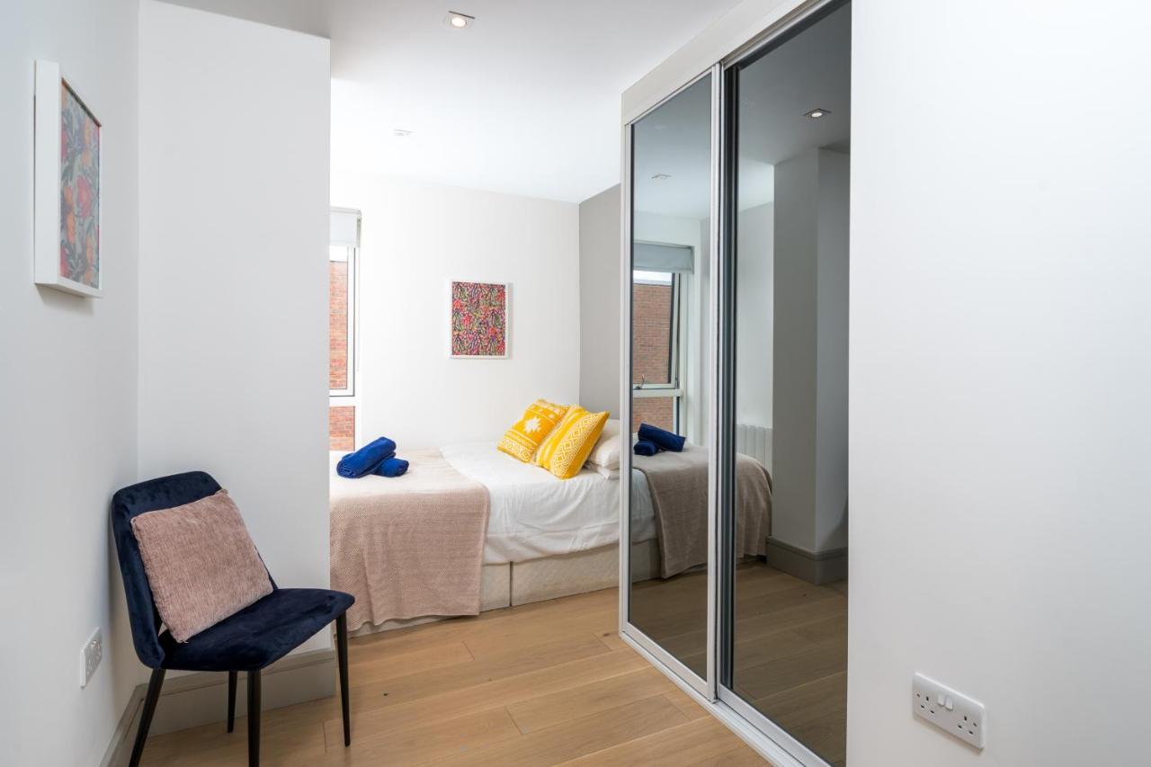 Modern London City Apartment - Victoria Line Экстерьер фото
