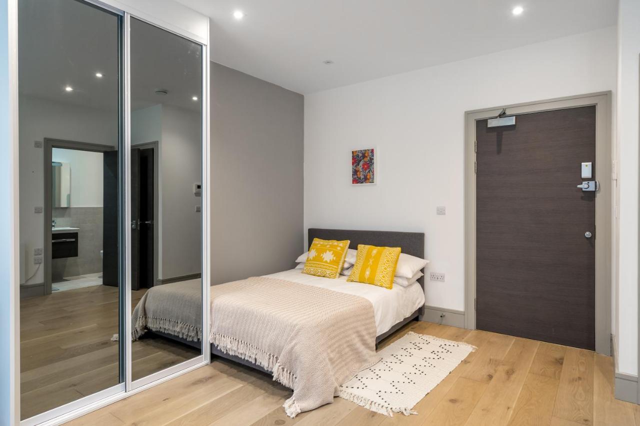 Modern London City Apartment - Victoria Line Экстерьер фото