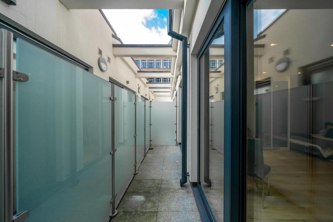 Modern London City Apartment - Victoria Line Экстерьер фото