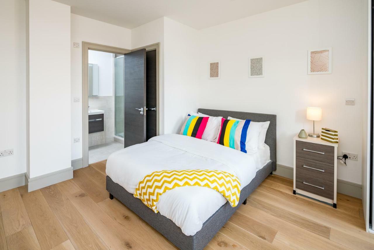 Modern London City Apartment - Victoria Line Экстерьер фото